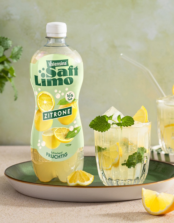 Zitronen-Limo mit Melisse