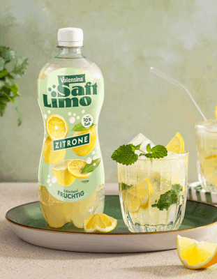 Zitronen-Limo mit Melisse